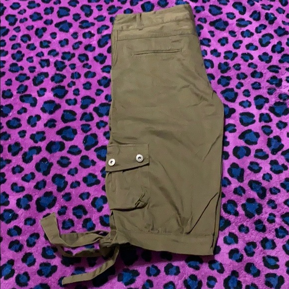 Capri/bermuda pants - Picture 2 of 3